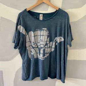 Magnolia Pearl Hang Ten Graphic Tee